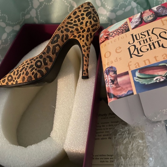 Just the Right Shoe by Raine - Picture 13 of 15